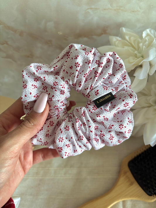EVIA Scrunchie XL weiß mit roten Blümchen
