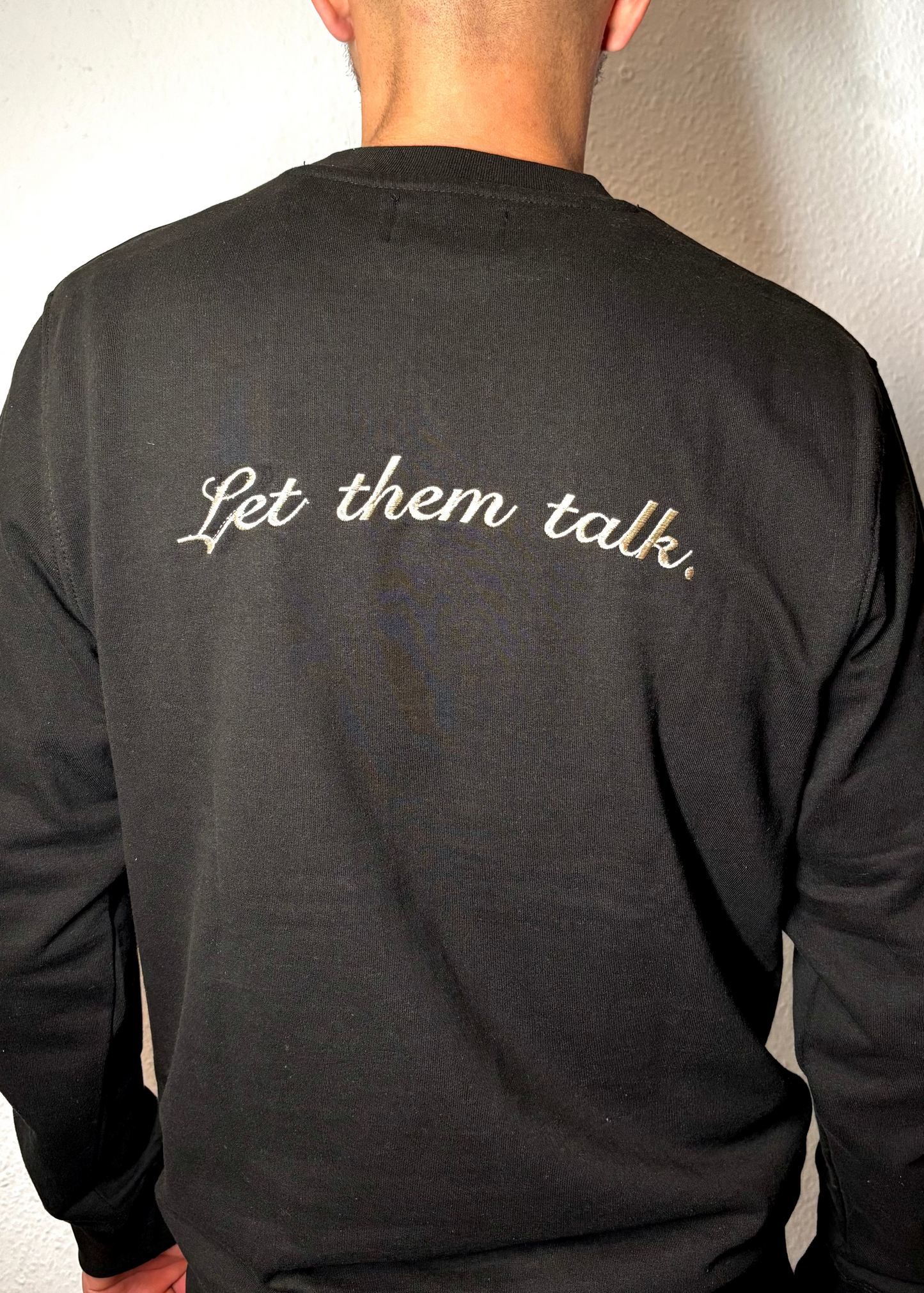 LET THEM TALK - Col ras du cou