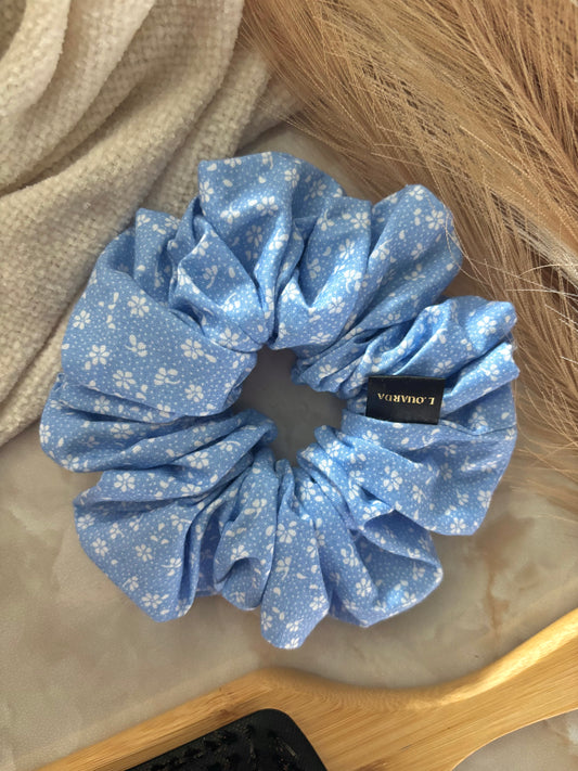 INES Scrunchie XL hellblau mit Blümchen