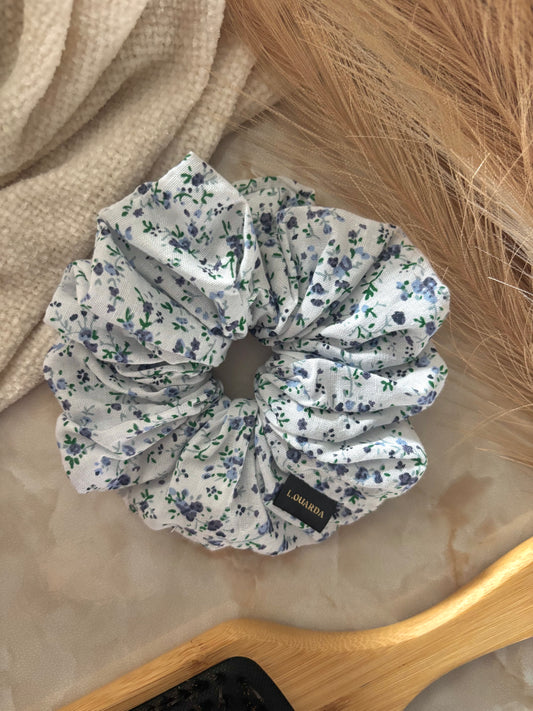 FLORA Scrunchie XL hellblau mit Blümchen